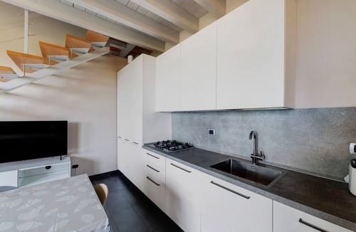Polpenazze del Garda Apartment | Apartment 'Olaf' with Lake View, Wi-Fi and Air Conditioning
