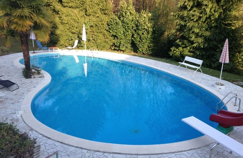 Porto Valtravaglia Apartment | APARTMENT ON LAKE WITH POOL AND PARK