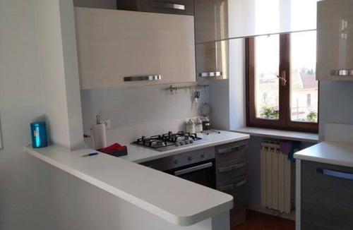 Bedizzole Apartment | Apartment Orange room in the Castle, near Lake Garda