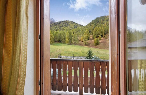 Livigno Apartment | Apartment Palipert Baita Aris with Mountain View, Balcony & Wi-Fi