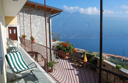 Oldesio Apartment | Apartment permitted in absolute panoramic position, 5 km from Lake Garda, Pets