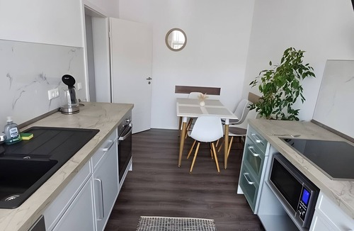 Gera Apartment | Apartment 'Poli' with Shared Terrace and Wi-Fi