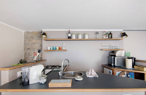 Moltrasio Apartment | Apartment "Renovated Barn of the year 1500" with Lake View & Wi-Fi