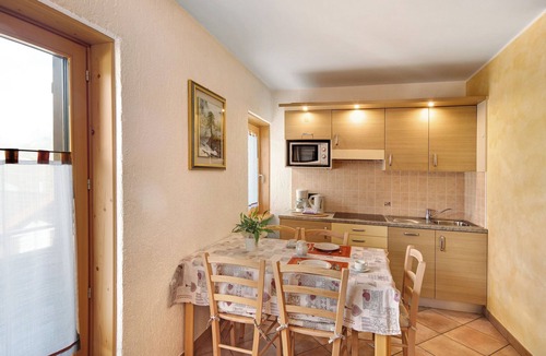 Teola Apartment | Apartment Residence Attila Panorama with Mountain View, Balcony & Wi-Fi