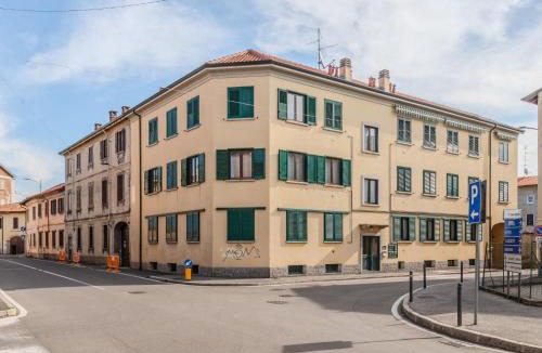 Rovellasca Apartment | Apartment Residenza Elisa by Interhome