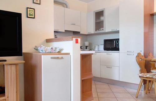 Sasso Moro Apartment | Apartment 'Residenza Sasso Moro' with Lake View, Shared Pool & Wi-Fi