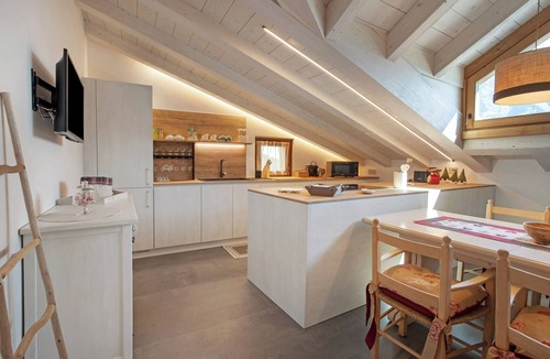 Oga Apartment | Apartment 'Scoiattolo' with Mountain View, Shared Garden and Wi-Fi
