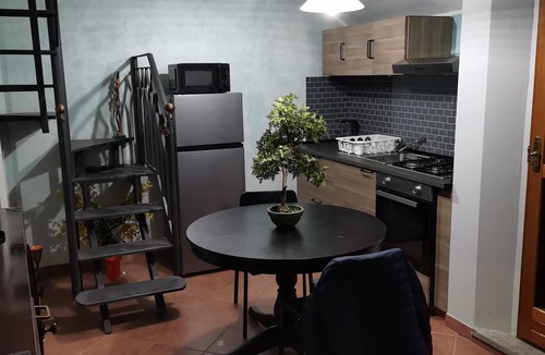 San Colombano al Lambro Bed & Breakfast | Apartment seen in the hills