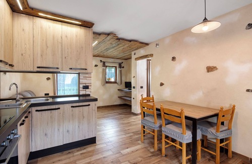 Trepalle Apartment | Apartment 'Sole Tra Le Cime - Trepalle' with Mountain View, Private Garden and Wi-Fi