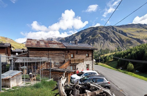 Trepalle Apartment | Apartment 'Sole Tra Le Cime - Trepalle' with Mountain View, Private Garden and Wi-Fi