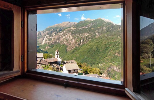 San Giacomo Filippo Apartment | Apartment "Sweet Somma Mountain Lodge 2" with Mountain View, Private Terrace & Wi-Fi