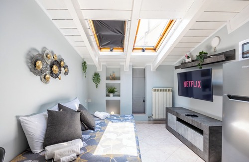 Affori Apartment | Apartment 'Tiny House with Parking' with Wi-Fi and Air Conditioning