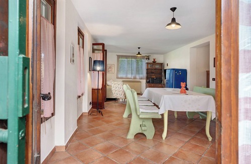 Vergiate Apartment | Apartment 'Valerio' with Mountain View, Wi-Fi and Air Conditioning