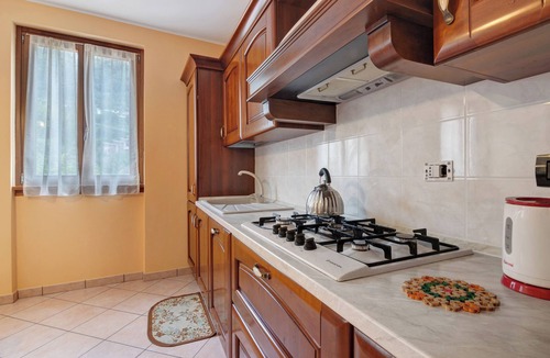 Argegno Apartment | Apartment "Ventone" with Wi-Fi, Whirlpool, Terrace & Garden