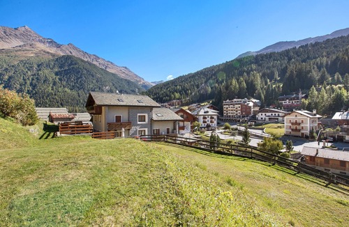Santa Caterina Valfurva Apartment | Apartment 'Vittoria Bilo' with Mountain View, Terraces & Wi-Fi