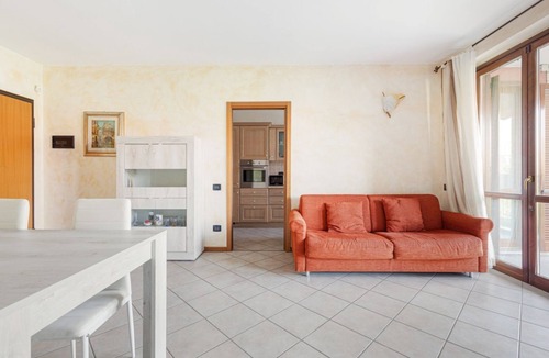 Bruzzano Apartment | Apartment with balcony 500m from North Park!