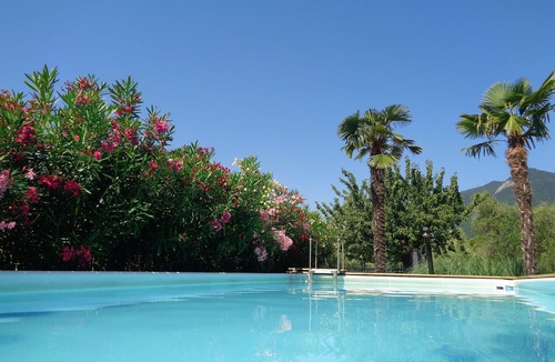 Salo Apartment | Apartment with garden and pool, near Salò