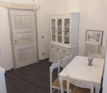 Santa Maria - Rezzonico Apartment | Appartamenti Il Castellaccio