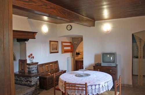 Voiandes Apartment | Appartamenti La Tartufaia Country house pool and relax By Gardadomusmea