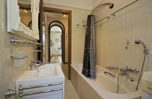 Pino Lago Maggiore Apartment | Appartamenti Vista da Sogno