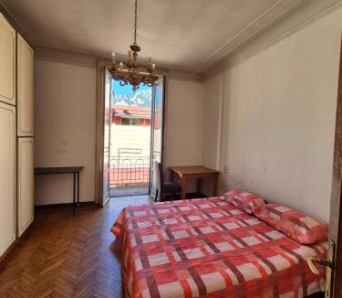 Lecco House | Appartamento completo o Camere private, Lecco Centro vicino alla stazione e al lago