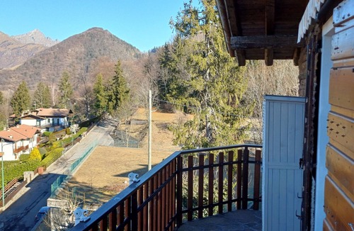 Aviatico Apartment | Appartamento con Camino a Legna, Giardino Privato Recintato e Vista Spettacolare