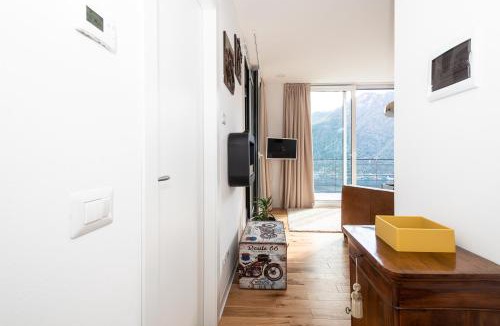 Sormano Apartment | Appartamento Dany Con Vista Lago by Holiday Solutions