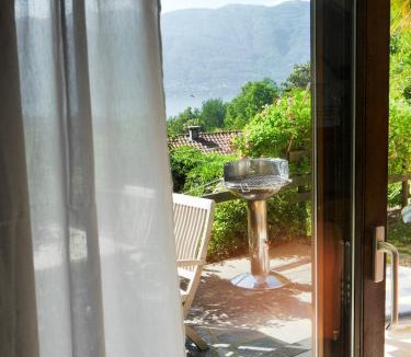 Porto Valtravaglia Apartment | Appartamento delle Palme