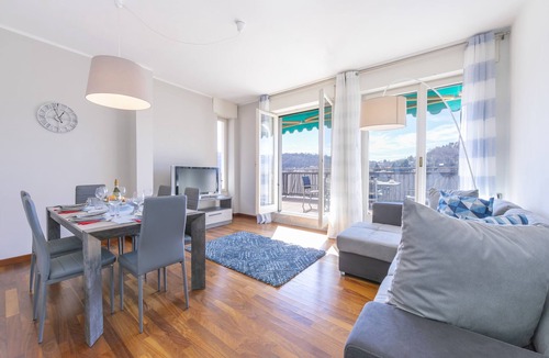 Laveno Apartment | Appartamento Il Golfo Lake View, Laveno Mombello, Italy