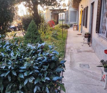 Alzano Lombardo Apartment | Appartamento in Corte Storica