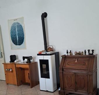 Alzano Lombardo Apartment | Appartamento in Corte Storica