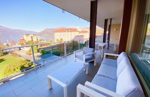 Luino Apartment | Appartamento Palazzo di Vetro