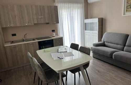 Dongo Apartment | Appartamento Renzo, Dongo, Lago di Como