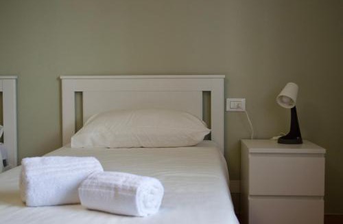 Besozzo Apartment | Appartamento ristrutturato con piccola vista lago