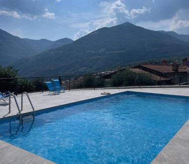 Zorzino Apartment | Appartamento Valentina piscina e vista lago