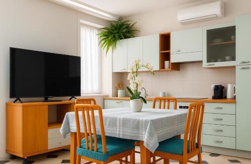 Paratico Apartment | AQUARAMA - private pool - Lakefront apartment end free parking