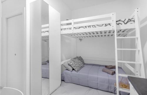 Zona Padova Apartment | ARQ16 - Duomo-Loreto - Central - Modern
