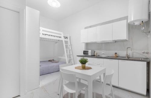 Zona Padova Apartment | ARQ16 - Duomo-Loreto - Central - Modern