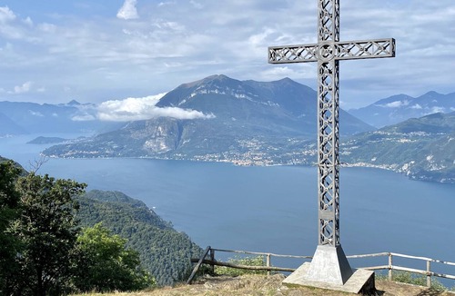 Sanico Ski Chalet | Attic overlooking Lake Como in an ancient village