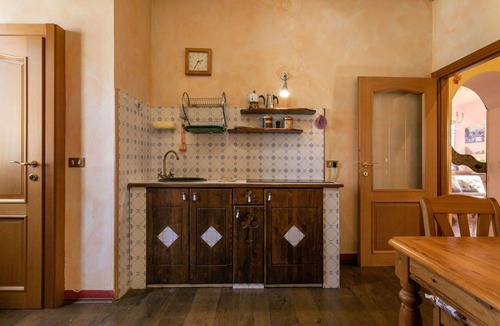 Cadenabbia Apartment | Azalea 2 Pax, Lovely 1 Br Apartment By Halldis