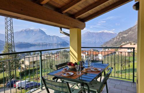 Lierna Apartment | Balcony Lake View Apartment