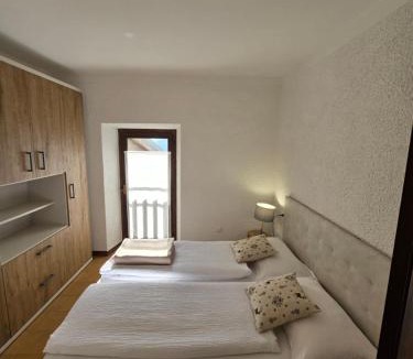 Laveno Apartment | bb26 apartment mountain Lozio