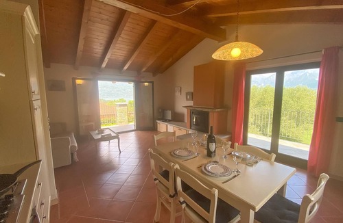 Colico Apartment | Beata Rose holiday flat with pool