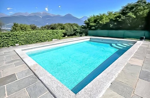 Colico Apartment | Beata Rose holiday flat with pool