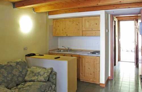 Limone sul Garda Apartment | Beautiful apartment for 4 people with WIFI, hot tub, A/C, pool, TV and terrace