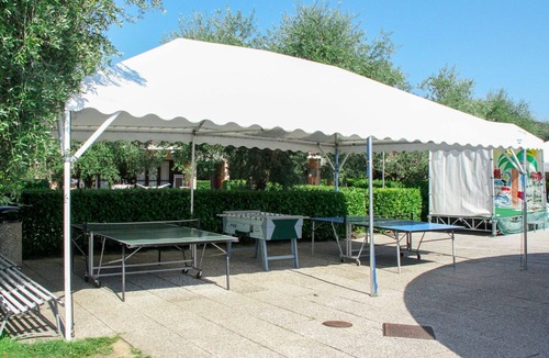 Moniga del Garda Apartment | Beautiful apartment for 2 guests with pool, WIFI, A/C, TV, balcony and pets allowed