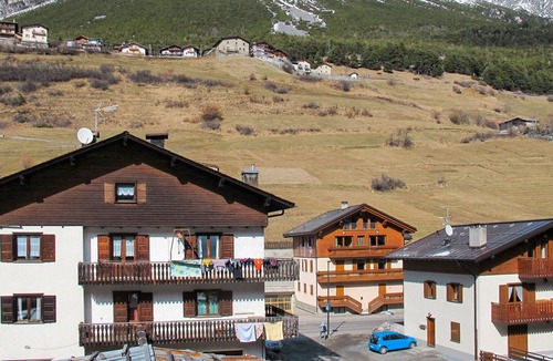 Valdidentro Apartment | Beautiful apartment for 10 guests with WIFI, TV, terrace, pets allowed and parking