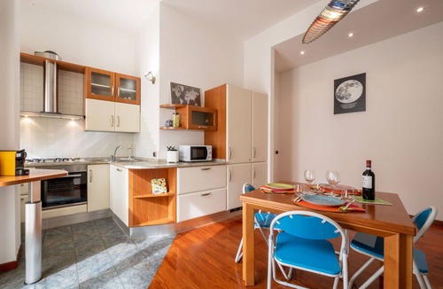 Porta Nuova Apartment | Beautiful apartment for 3 guests with WIFI, A/C, TV and balcony