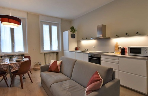 Centro Direzionale Apartment | Beautiful apartment for 4 guests with WIFI, A/C and TV