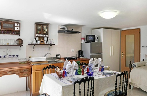 Peglio Apartment | Beautiful apartment for 3 guests with WIFI, TV, patio and pets allowed